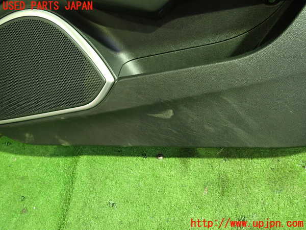 5UPJ-22141234]アルファロメオ・ジュリア(95220)右前ドア内張り 中古_m0002.jpg