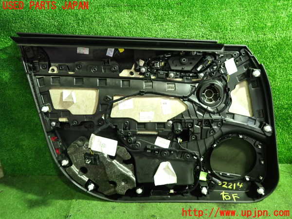 5UPJ-22141234]アルファロメオ・ジュリア(95220)右前ドア内張り 中古_m0005.jpg