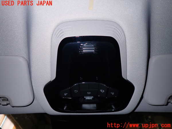 5UPJ-22146411]アルファロメオ・ジュリア(95220)ルームランプ1 (１列目) 中古_m0001.jpg