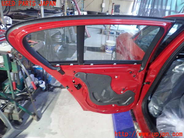 5UPJ-22151320]BMW 118d(1S20 F20)左後ドア 43R-001734 中古_m0003.jpg