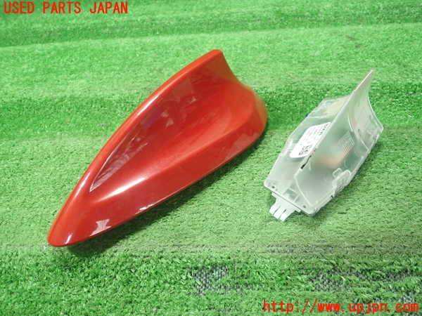 5UPJ-22156550]BMW 118d(1S20 F20)アンテナ 中古_m0001.jpg