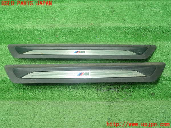 5UPJ-22157740]BMW 118d(1S20 F20)スカッフプレート 中古_m0001.jpg