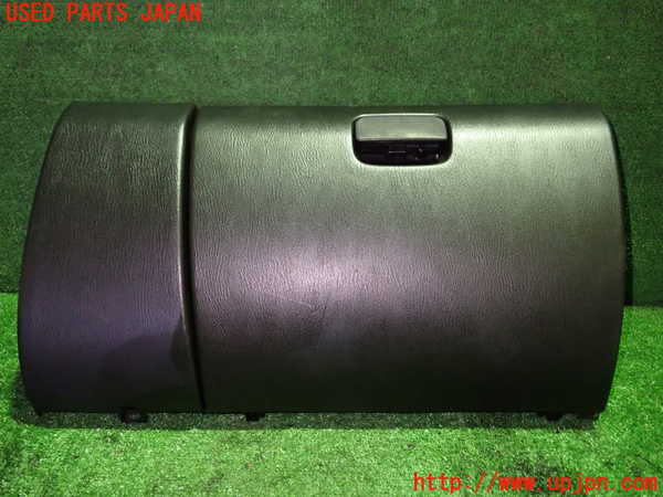 5UPJ-22167516]インプレッサ WRX-STi(GC8)グローブボックス1 中古_m0001.jpg