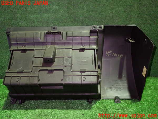 5UPJ-22167516]インプレッサ WRX-STi(GC8)グローブボックス1 中古_m0003.jpg