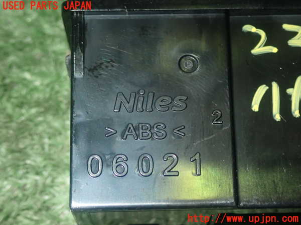 5UPJ-22186290]スイフトスポーツ(ZC33S)ハザードスイッチ 中古_m0004.jpg