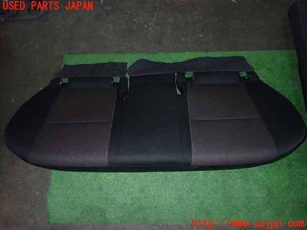 5UPJ-22187385]スイフトスポーツ(ZC33S)リアシート 中古_m0002.jpg