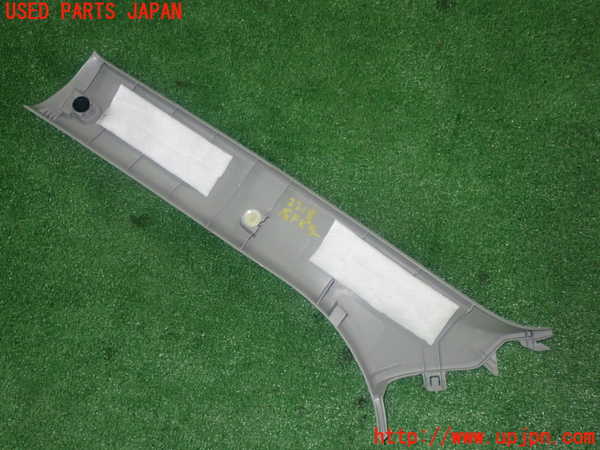 5UPJ-22187655]スイフトスポーツ(ZC33S)右フロントピラートリム 中古_m0002.jpg