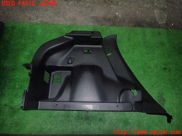 5UPJ-22187680]スイフトスポーツ(ZC33S)左リアピラートリム 中古_m0004.jpg