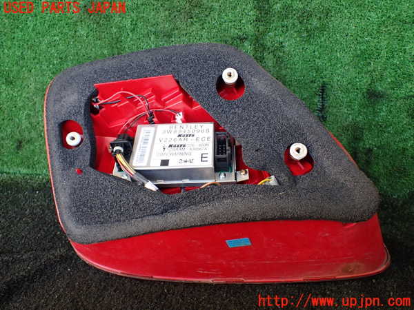 1UPJ-22191530]ベントレー・コンチネンタル・GT(BCBEB)右テールランプ 中古_m0003.jpg