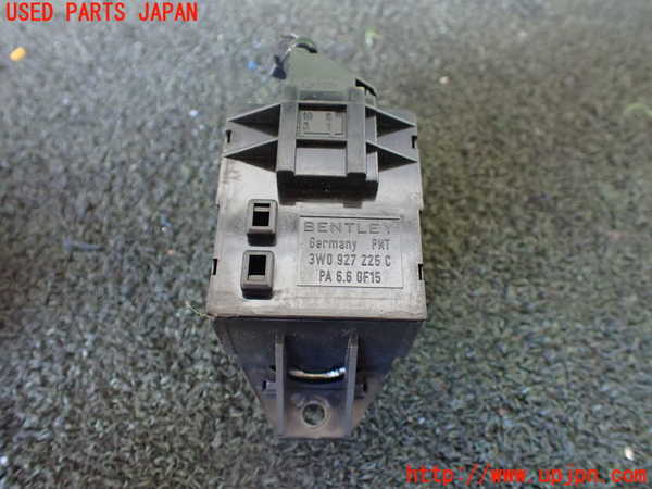 1UPJ-22196306]ベントレー・コンチネンタル・GT(BCBEB)スイッチ1 (電動パーキング) 中古_m0002.jpg