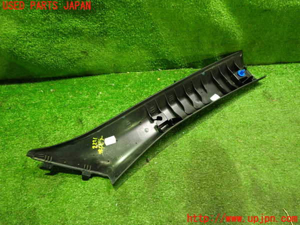 2UPJ-22217660]BMW 335i カブリオレ(DX35)左フロントピラートリム 中古【E93】_m0002.jpg