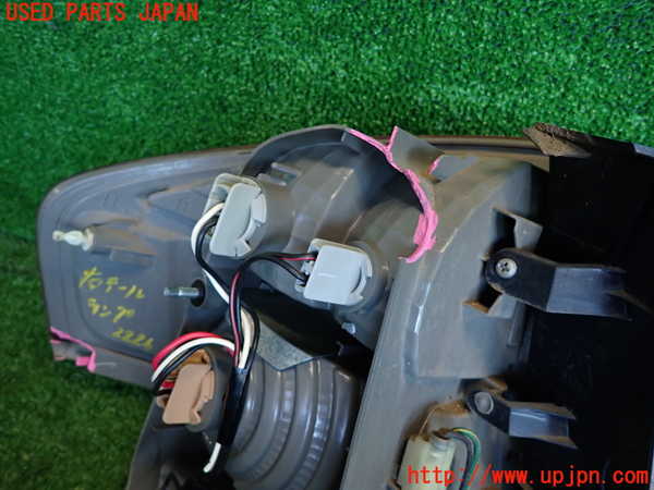 2UPJ-22261530]レガシィ B4(BL5)右テールランプ 中古_m0003.jpg