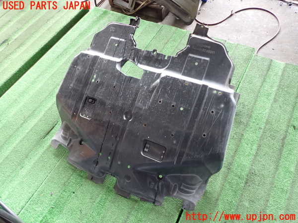2UPJ-22262170]レガシィ B4(BL5)エンジンアンダーカバー 中古_m0001.jpg