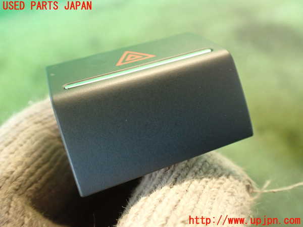 5UPJ-22276290]VW ザ･ビートル(16CBZ)ハザードスイッチ 中古_m0002.jpg