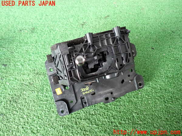 5UPJ-22287555]レクサス・GS350(GRL12)ATシフトレバー 中古_m0001.jpg