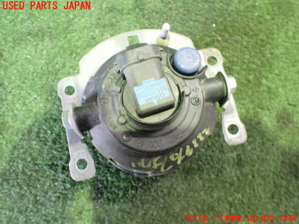 2UPJ-22291180]アウトランダーPHEV(GG2W)右フォグ 中古_m0003.jpg