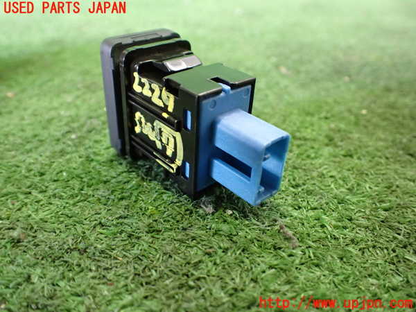 2UPJ-22296312]アウトランダーPHEV(GG2W)スイッチ7 (トラクションOFF) 中古_m0002.jpg