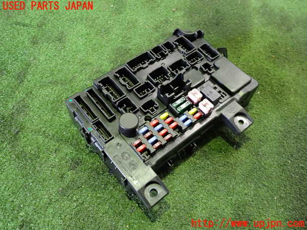 2UPJ-22296741]アウトランダーPHEV(GG2W)ヒューズボックス1 中古_m0001.jpg