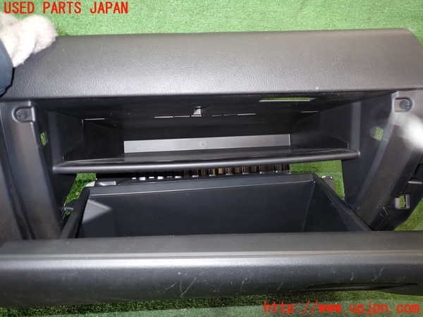 2UPJ-22297516]アウトランダーPHEV(GG2W)グローブボックス1 中古_m0002.jpg