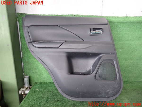 2UPJ-22291324]アウトランダーPHEV(GG2W)左後ドア内張り 中古_m0001.jpg