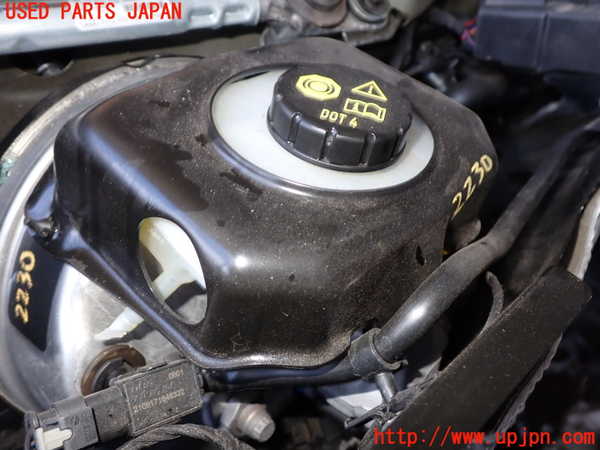 2UPJ-22304050]アウディ・A4 アバント(8WDEZ)ブレーキマスターシリンダー 中古_m0001.jpg