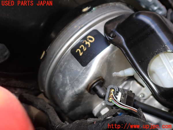 2UPJ-22304055]アウディ・A4 アバント(8WDEZ)ブレーキマスターバック 中古_m0001.jpg