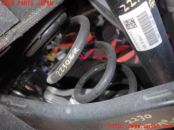 2UPJ-22305100]アウディ・A4 アバント(8WDEZ)右リアスプリング 中古_m0001.jpg