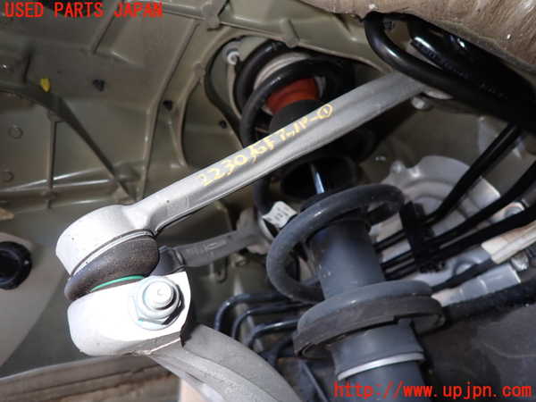 2UPJ-22305126]アウディ・A4 アバント(8WDEZ)右フロントアッパーアーム1 中古_m0001.jpg