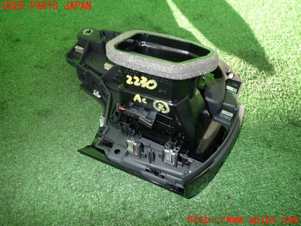 2UPJ-22307527]アウディ・A4 アバント(8WDEZ)エアコン吹き出し口2 (右) 中古_m0002.jpg