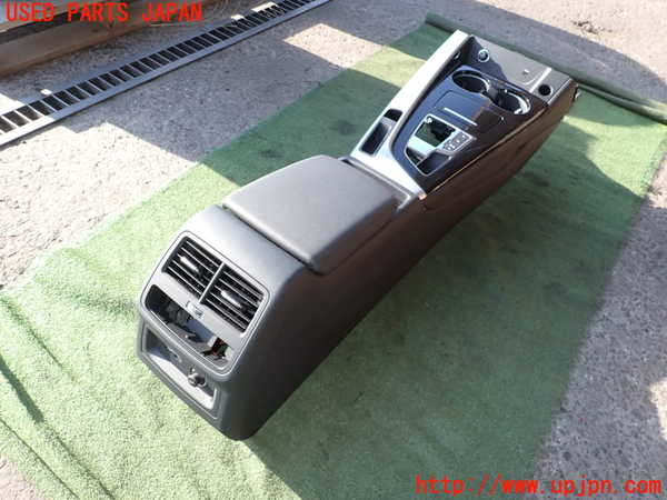 2UPJ-22307540]アウディ・A4 アバント(8WDEZ)センターコンソール 中古_m0001.jpg
