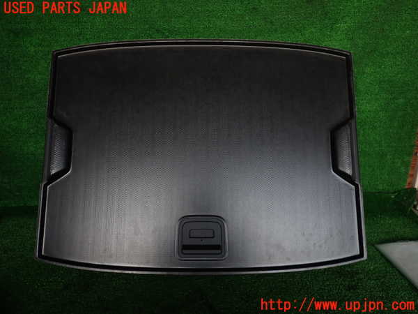 2UPJ-22307772]アウディ・A4 アバント(8WDEZ)ラゲッジトレイ2 中古_m0002.jpg