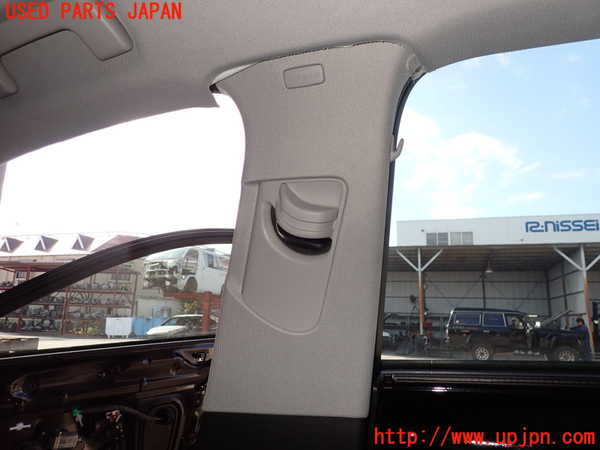 2UPJ-22307665]アウディ・A4 アバント(8WDEZ)右センターピラートリム 中古_m0002.jpg