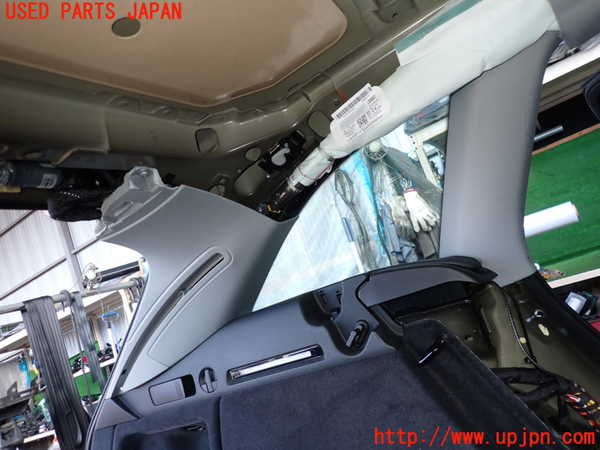 2UPJ-22307680]アウディ・A4 アバント(8WDEZ)左リアピラートリム 中古_m0002.jpg