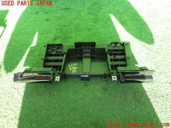 2UPJ-22307691]アウディ・A4 アバント(8WDEZ)内装トリム類1 中古_m0001.jpg