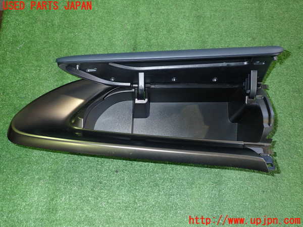 5UPJ-22317516]アクア(AQUA)(MXPK11)グローブボックス1 中古_m0002.jpg