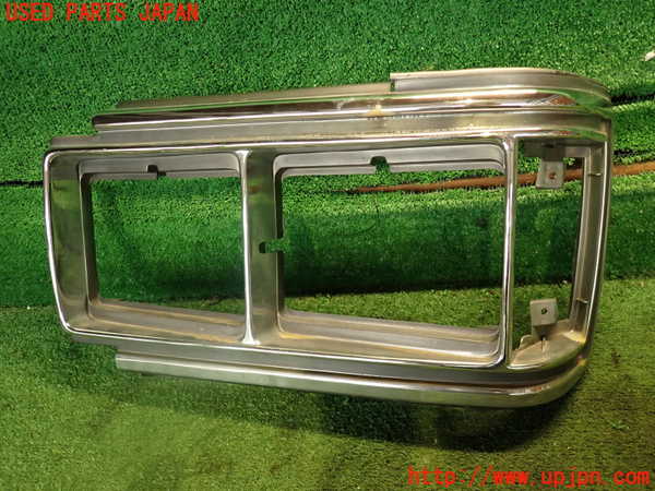 2UPJ-22321142]ランクル60系(HJ61V(改))左ヘッドライトリム 中古_m0001.jpg