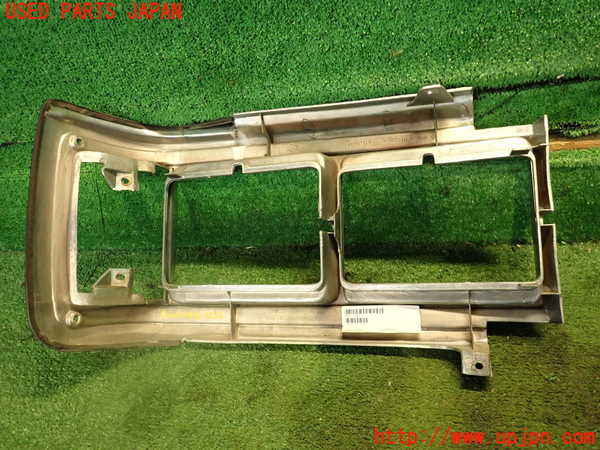2UPJ-22321142]ランクル60系(HJ61V(改))左ヘッドライトリム 中古_m0004.jpg