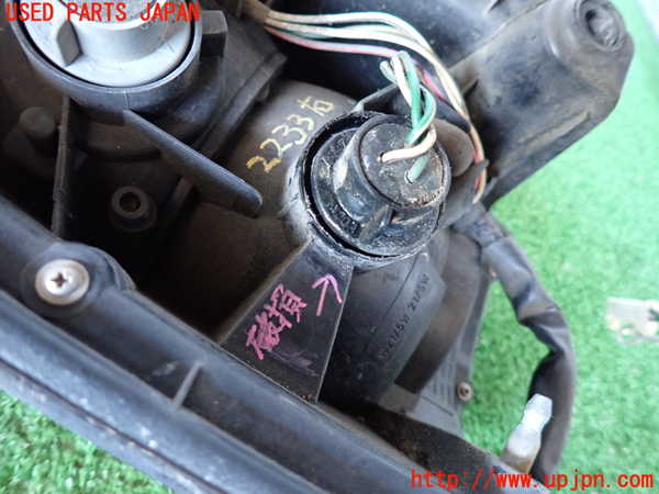 2UPJ-22331530]ハイラックスサーフ(KZN185W)右テールランプ 【ジャンク品】 中古_m0004.jpg