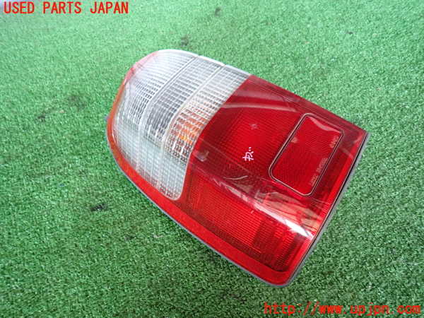 2UPJ-22331536]ハイラックスサーフ(KZN185W)左テールランプ 【ジャンク品】 中古_m0001.jpg