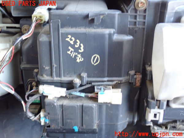 2UPJ-22336081]ハイラックスサーフ(KZN185W)エバポレーター1 中古_m0001.jpg
