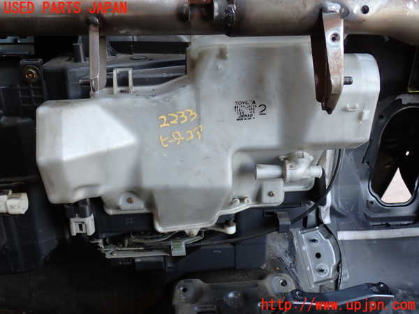 2UPJ-22336100]ハイラックスサーフ(KZN185W)ヒーターコア 中古_m0001.jpg