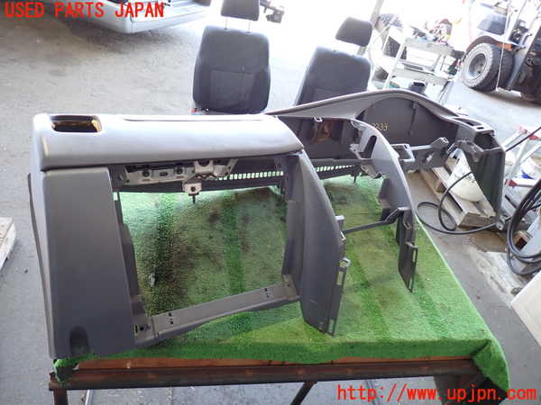 2UPJ-22337505]ハイラックスサーフ(KZN185W)ダッシュボード 中古_m0001.jpg