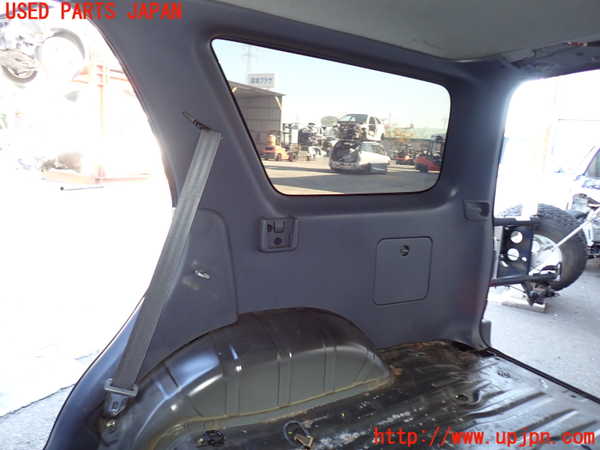 2UPJ-22337675]ハイラックスサーフ(KZN185W)右リアピラートリム 中古_m0001.jpg