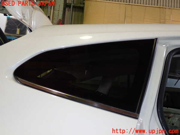 5UPJ-22361380]レヴォーグ(VN5)右クォーターガラス M2L3 中古_m0001.jpg
