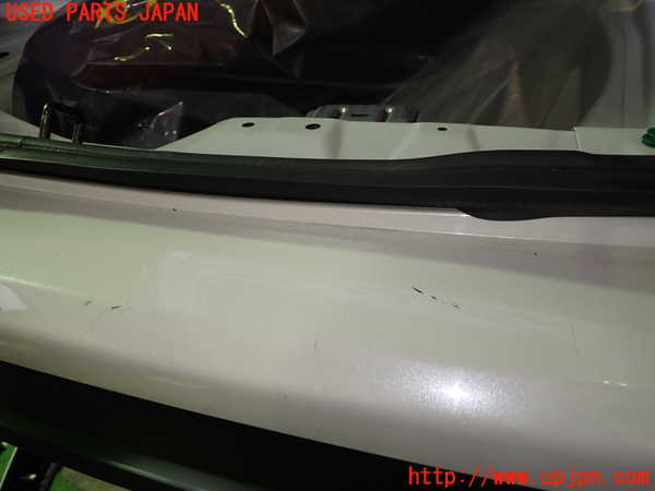 5UPJ-22361610]レヴォーグ(VN5)リアバンパー 中古_m0004.jpg