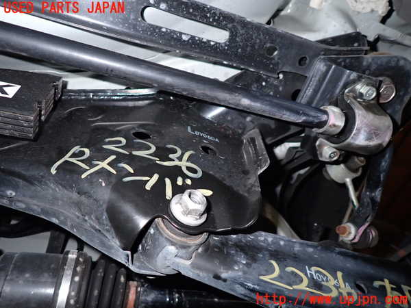 5UPJ-22365295]レヴォーグ(VN5)リアメンバー 中古_m0002.jpg