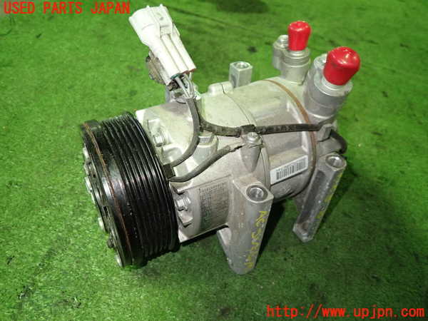5UPJ-22366025]レヴォーグ(VN5)エアコンコンプレッサー 中古_m0001.jpg
