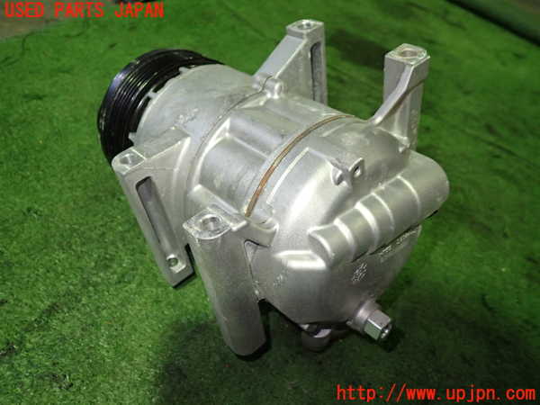 5UPJ-22366025]レヴォーグ(VN5)エアコンコンプレッサー 中古_m0003.jpg