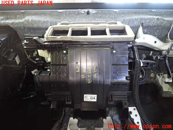 5UPJ-22366081]レヴォーグ(VN5)エバポレーター1 中古_m0001.jpg