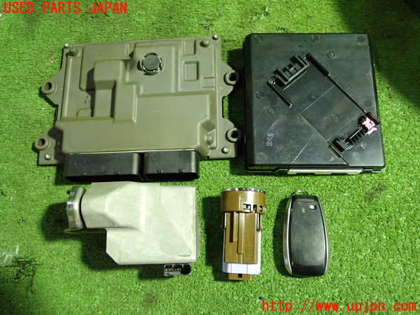 5UPJ-22366110]レヴォーグ(VN5)エンジンコンピューター 中古_m0004.jpg